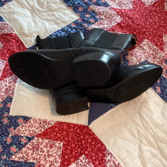 LAUREN RALPH LAUREN BLACK BOOTS SIZE 8.5B WITH 1 3/4” OF ELASTIC ON EACH SIDE VG - Picture 8 of 11